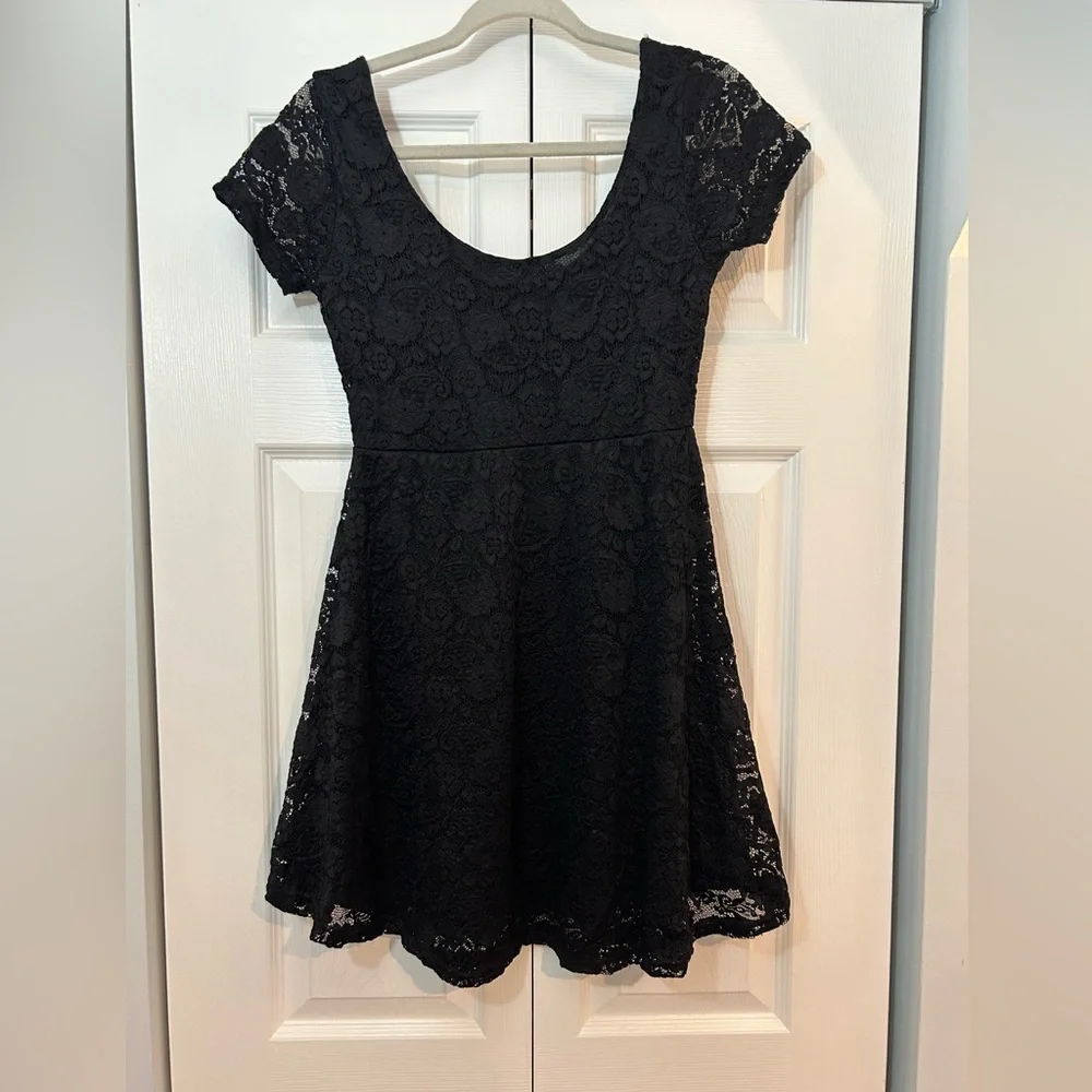 Diva Apparel Black Lace Skater Dress Womens L Fit Flare Short Sleeve LBD - Picture 4 of 5